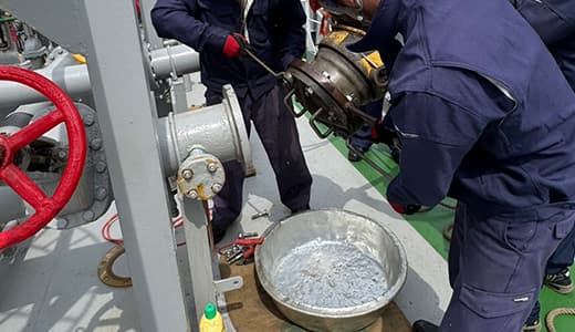 積荷・揚荷作業
